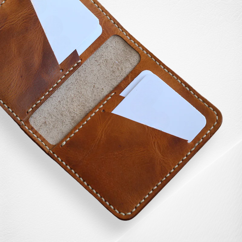 Arthur Vertical Card Wallet