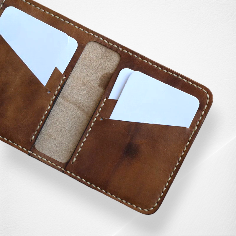 Arthur Vertical Card Wallet